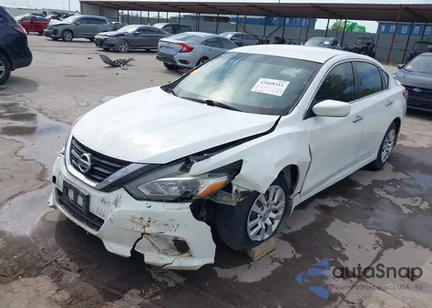 2018 Nissan Altima 2.5 S z USA, uszkodzony, nr VIN 1N4AL3AP0JC275043